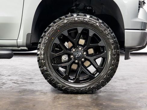Used 2025 Chevrolet Silverado 1500 RST AWD/4WD image 23