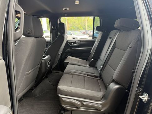 Used 2022 GMC Yukon XL SLE w/ Gmc Pro Safety Plus Package AWD/4WD image 11