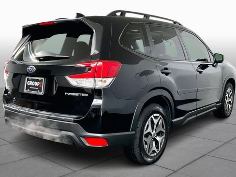 Used 2022 Subaru Forester Premium image 13