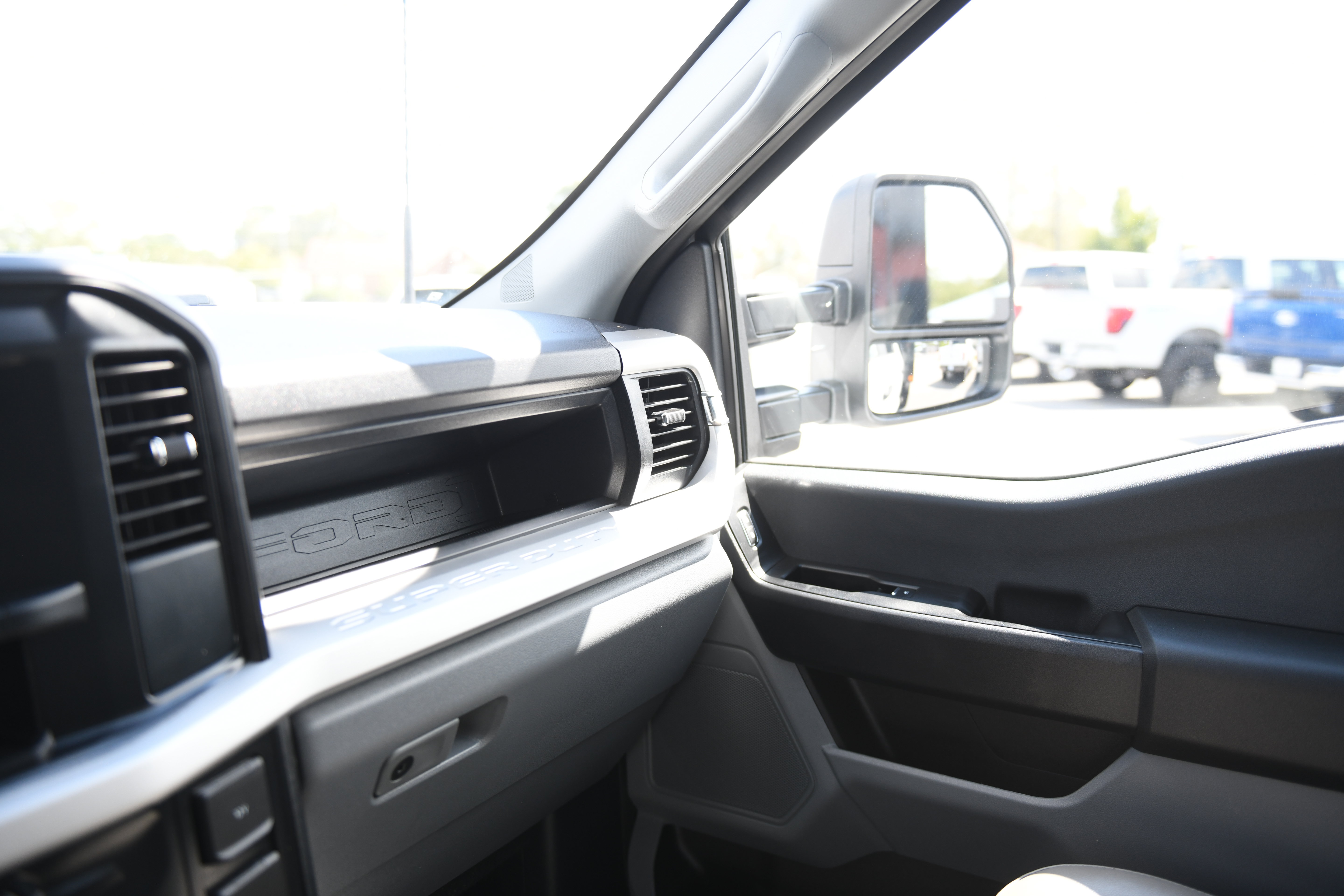 Used 2026 Ford F550 4x4 Crew Cab image 38