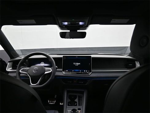 New 2026 Volkswagen Tiguan SE R-Line image 10