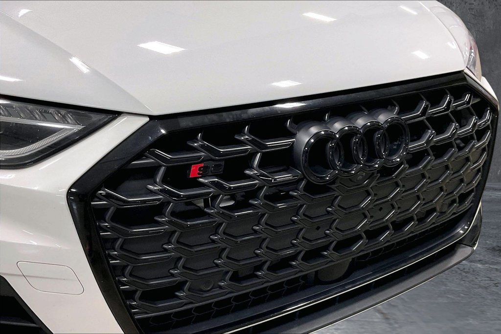 Used 2025 Audi S8 w/ Executive Package AWD/4WD image 34