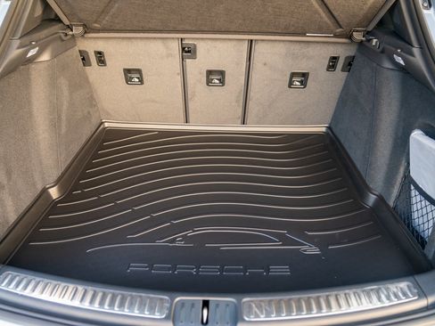 Certified 2026 Porsche Macan image 28