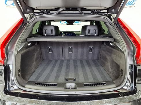 Used 2025 Cadillac XT4 Premium Luxury FWD image 9