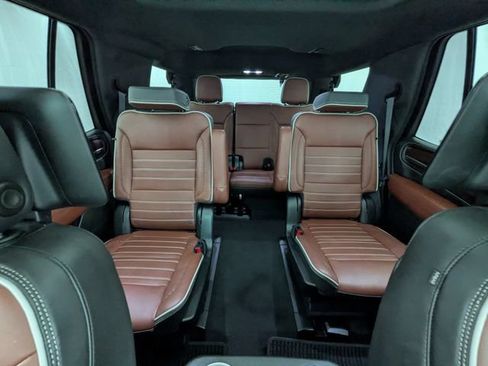 Used 2023 GMC Yukon Denali Ultimate AWD/4WD image 25