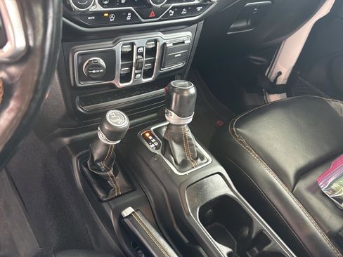 Used 2021 Jeep Gladiator Overland AWD/4WD image 27
