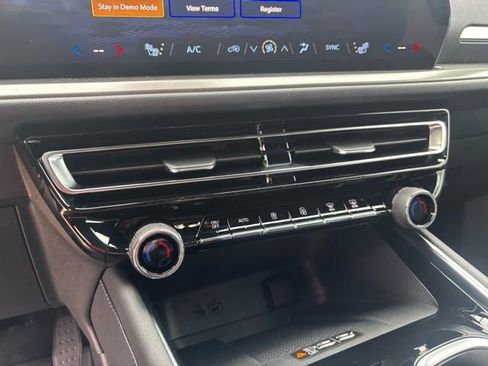 New 2026 Chevrolet Traverse LT w/ Enhanced Driving Package image 18