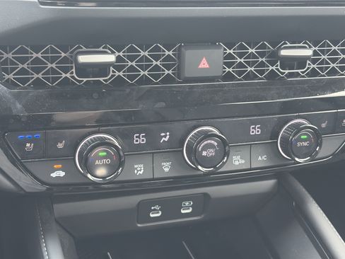 Certified 2025 Honda Accord Touring image 32