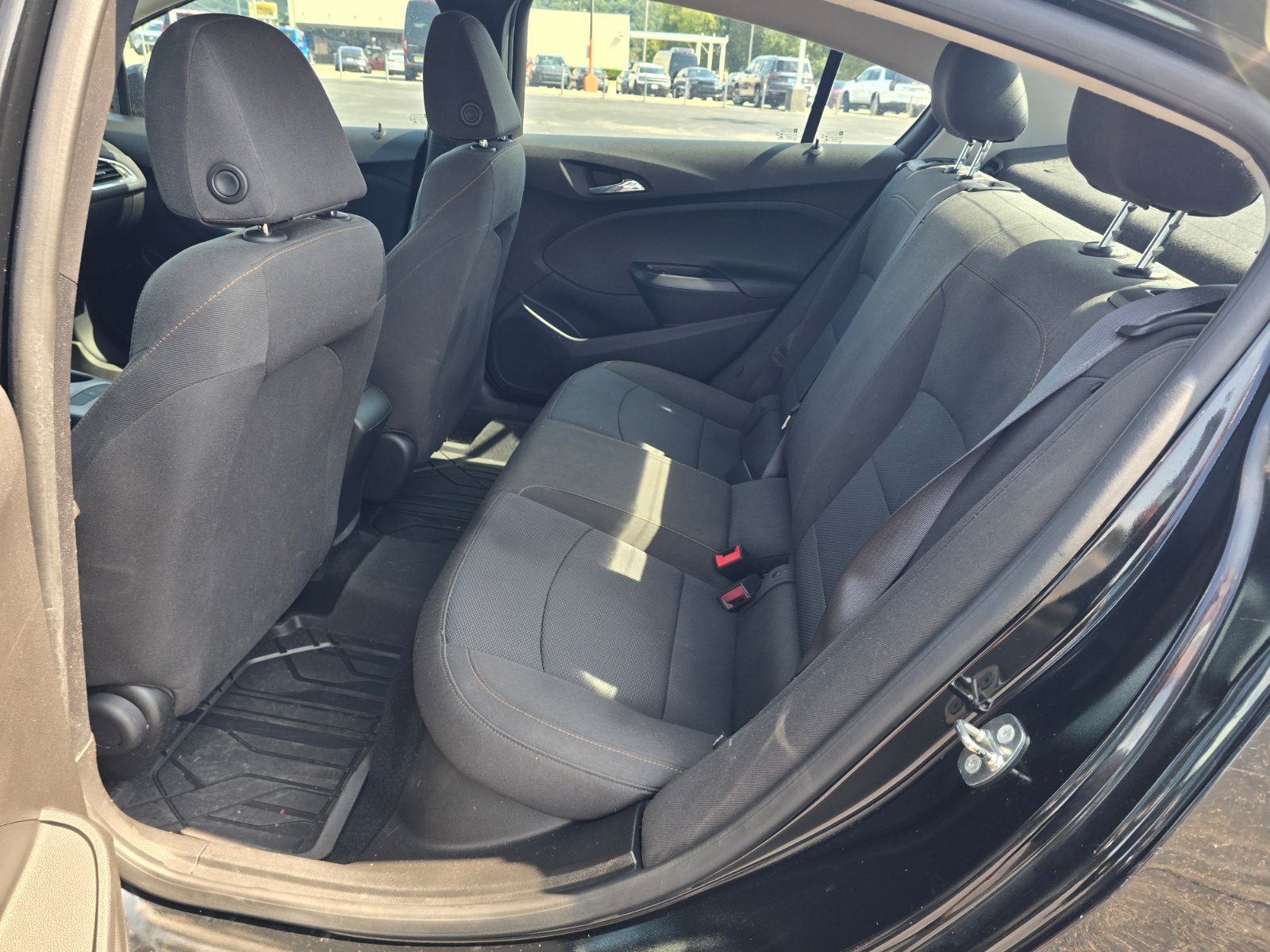 Used 2018 Chevrolet Cruze LS FWD image 11