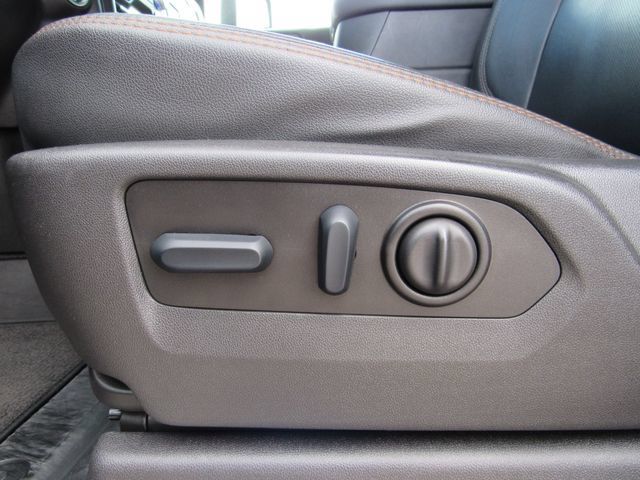 Used 2023 GMC Sierra 2500 AT4 w/ AT4 Premium Plus Package AWD/4WD image 18