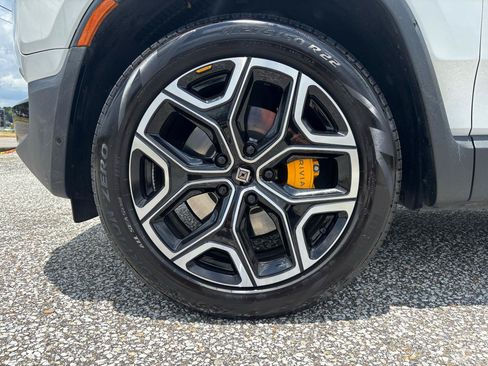 Used 2024 Rivian R1S Adventure AWD/4WD image 30