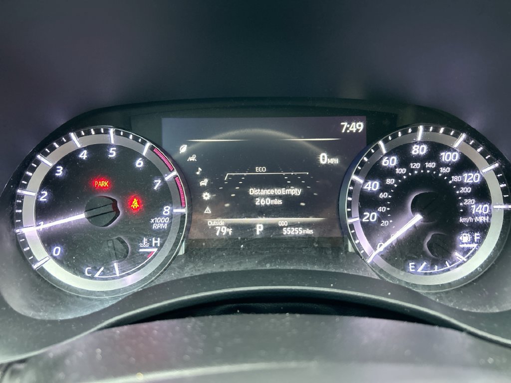 Used 2024 Toyota Highlander LE FWD image 21