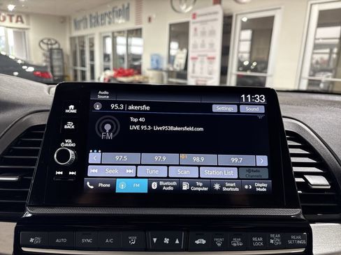 Used 2025 Honda Odyssey EX-L image 16