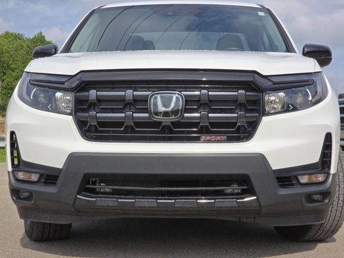 Used 2024 Honda Ridgeline Sport image 12