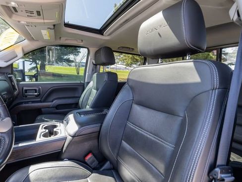 Used 2018 GMC Sierra 2500 Denali AWD/4WD image 11