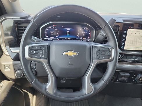 Used 2025 Chevrolet Silverado 2500 LT w/ Convenience Package AWD/4WD image 19