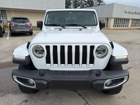 Used 2018 Jeep Wrangler Unlimited Sahara AWD/4WD image 3