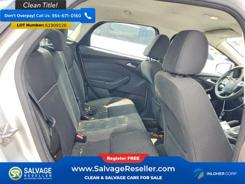 Used 2014 Ford Focus SE w/ SE Winter Package FWD image 13