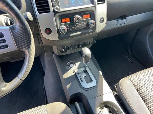 Used 2021 Nissan Frontier SV image 14
