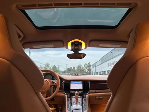 Used 2010 Porsche Panamera 4S image 22