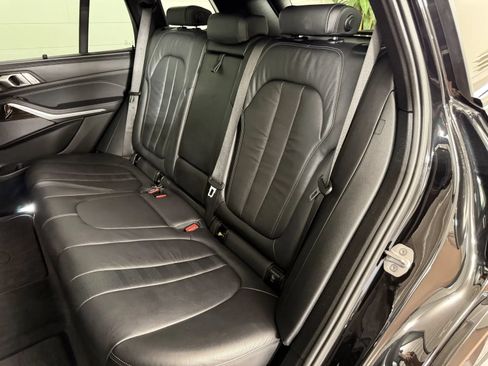 Used 2019 BMW X5 xDrive50i w/ M Sport Package AWD/4WD image 39