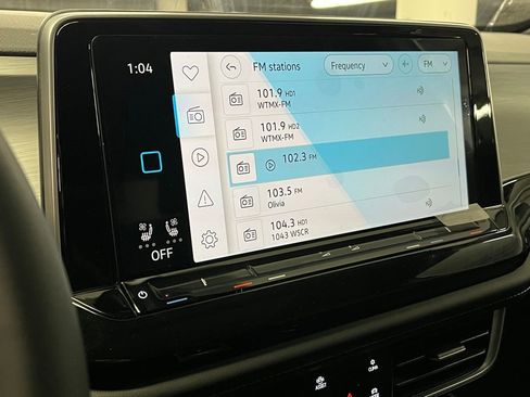 New 2026 Volkswagen Atlas Cross Sport SE image 29