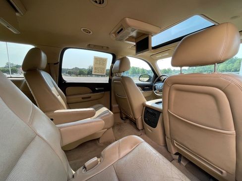Used 2013 GMC Yukon XL Denali RWD image 36