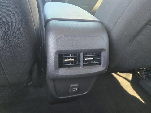 Used 2023 Chevrolet Equinox LT AWD/4WD image 6