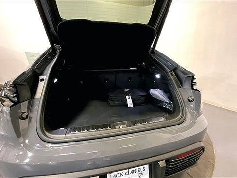 New 2025 Porsche Macan 4S Electric image 31