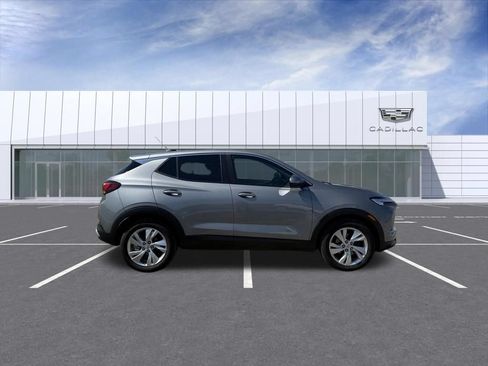 Used 2024 Buick Encore GX Preferred w/ Comfort Package FWD image 2