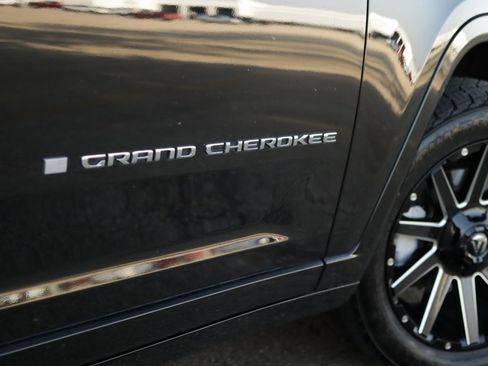 Used 2022 Jeep Grand Cherokee Overland w/ Luxury Tech Group IV image 44