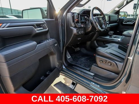 Used 2025 Chevrolet Silverado 1500 LTZ AWD/4WD image 50