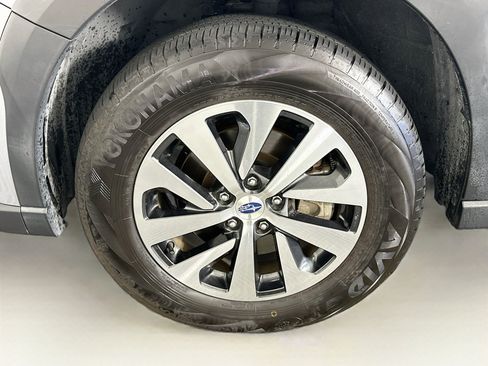Used 2024 Subaru Outback Premium AWD/4WD image 11