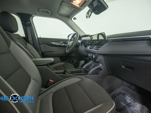 Used 2026 Chevrolet TrailBlazer LT AWD/4WD image 39