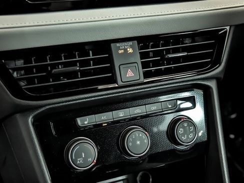 Certified 2025 Volkswagen Taos S image 15