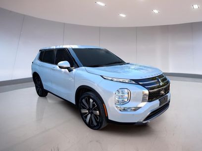 Used 2025 Mitsubishi Outlander SE