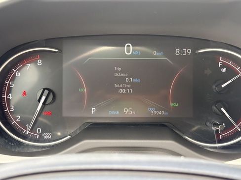 Used 2025 Toyota RAV4 XLE FWD image 22