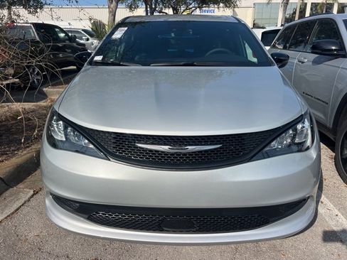 New 2026 Chrysler Voyager LX image 3