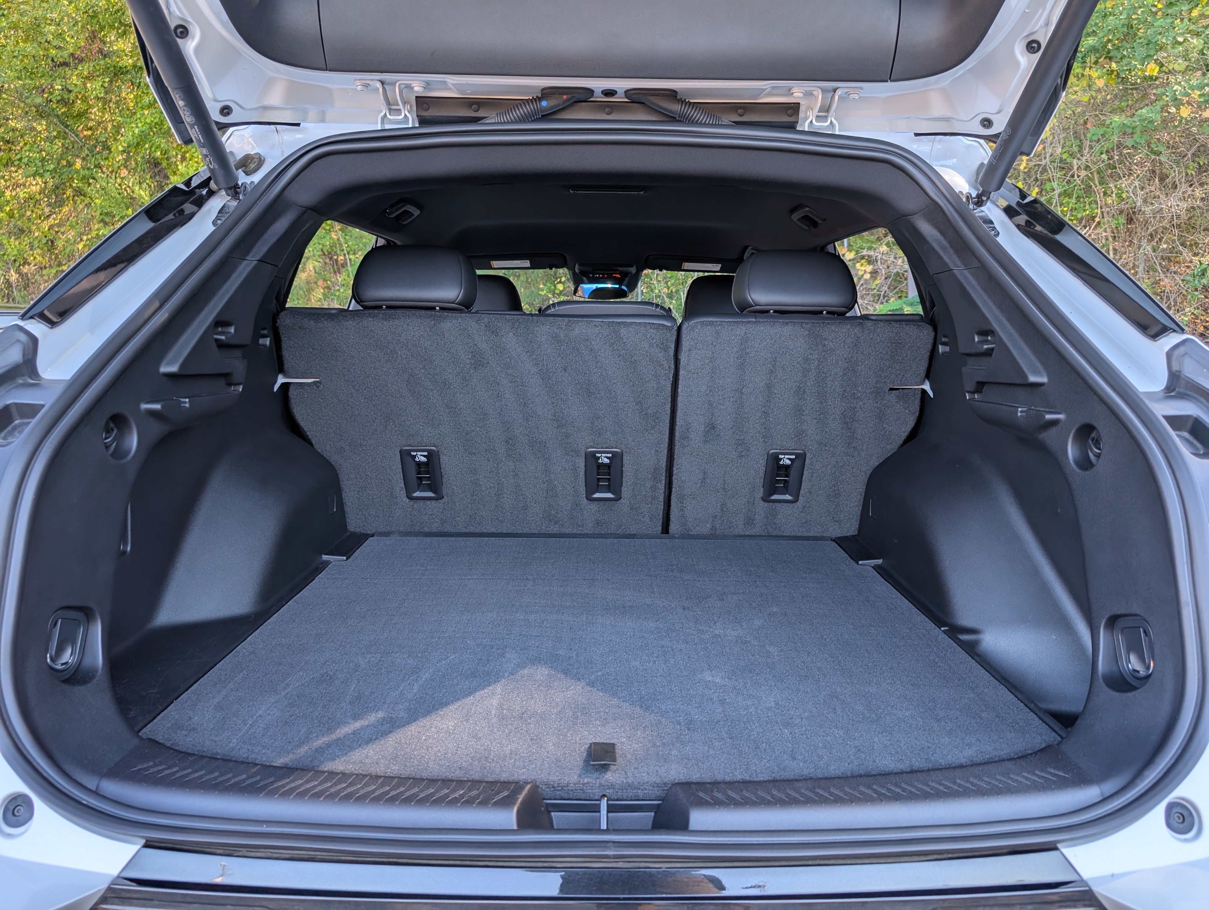 Used 2024 Chevrolet Equinox EV LT w/ LPO, Blackout Package FWD image 17