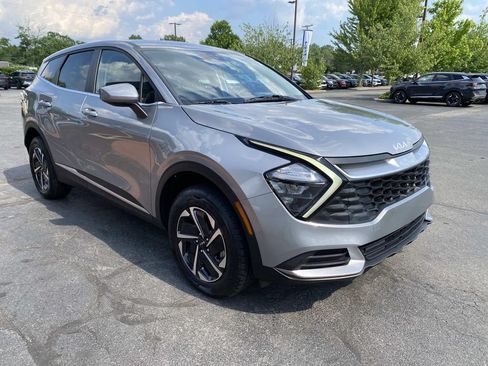 Used 2023 Kia Sportage LX AWD/4WD image 8