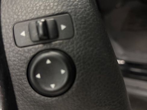 Used 2017 Nissan Rogue SV image 15