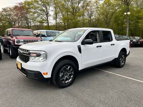 Used 2024 Ford Maverick XLT FWD image 2