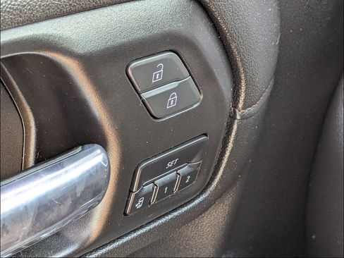 Used 2021 GMC Sierra 2500 AT4 w/ AT4 Preferred Package AWD/4WD image 31