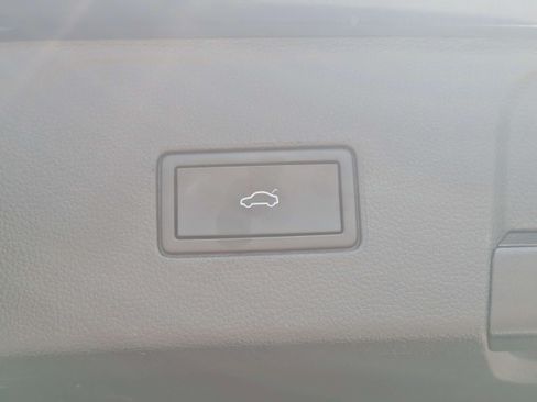 Used 2022 Volkswagen Atlas SEL Premium AWD/4WD image 13