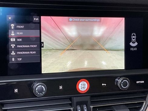 Certified 2026 Porsche Macan S AWD/4WD image 36