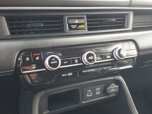 Used 2023 Honda Pilot Elite image 24