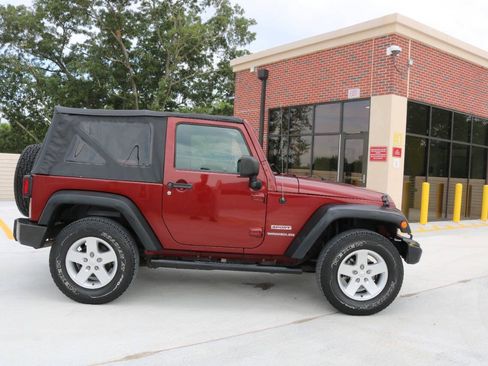 Used 2010 Jeep Wrangler Rubicon w/ PWR Convenience Group AWD/4WD image 58