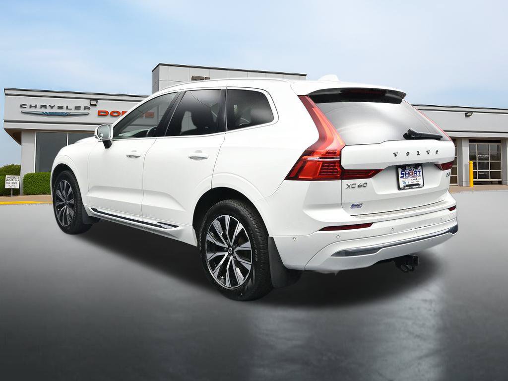 Used 2023 Volvo XC60 B5 Plus w/ Climate Package AWD/4WD image 3