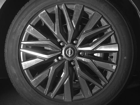 Used 2025 Nissan Altima 2.5 SV image 13