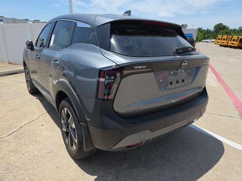 Used 2025 Nissan Kicks SV AWD/4WD image 3